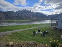 Private Riverfront Cabin