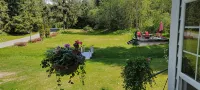 Beautiful valley retreat only 2.6 miles from the glacier and close to airport!