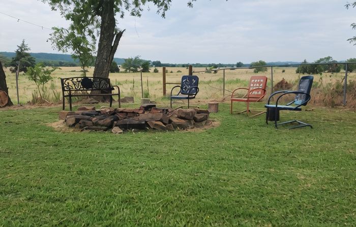 The home between 2 lakes! Charming 3-bedroom house with AC, WiFi, and much more!
