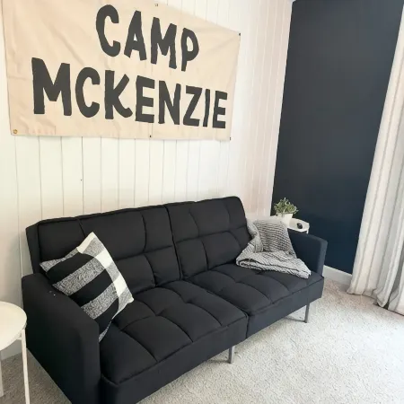 Lakefront Luxury Cabin- Dock, Hot Tub, Firepit, Kayaks, Game Room, Bunk Room