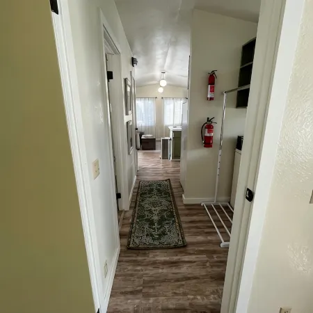 Cozy Downtown Sitka Home, Car Rental Option