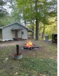 Riverside cabin, fly-fish for trout or just relax!