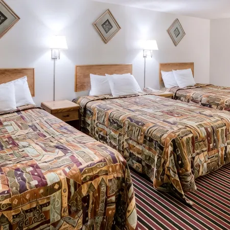 Rodeway Inn & Suites Hotels in Austin