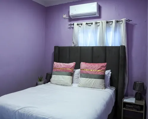 Luxe Residence Guest House Các khách sạn ở Kasane