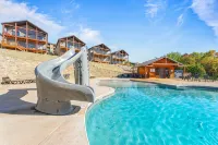 March Sale! Lakefront Cabin directly on Table Rock Lake: w/Pool+Hot Tubs - Pools