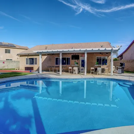 Spacious 4-bedroom house with Pool, Fun BackYard & Amazing Game Room