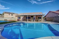 Spacious 4-bedroom house with Pool, Fun BackYard & Amazing Game Room - Private Pools