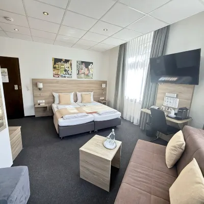 Hotel Hohenstaufen Hotels near Maximilians Brauwiesen