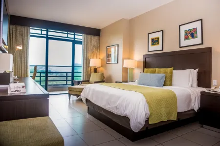 Summit Rainforest & Golf Resort