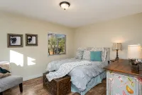 Number ONE property in Sedona! Walking distance to all Uptown Sedona amenities. - 4 tähden