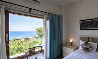 La Cecile Hotel & Cafe Komodo