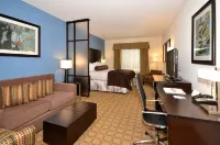 Best Western Plus Lytle Inn  Suites - Parking