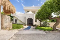 Casa De Jaguar, Most Photographed Home on the Island - Villas