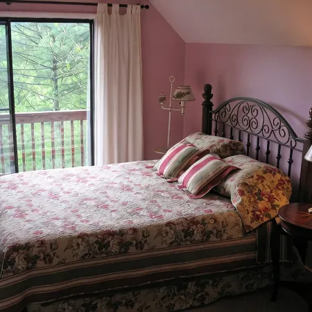 Beautiful Mountain View, Secluded Romantic, Family Friendly, WiFi, Discounted