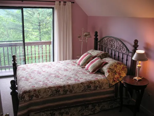 Beautiful Mountain View, Secluded Romantic, Family Friendly, WiFi, Discounted