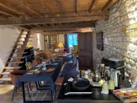 Maison Longue de La Cassine - Bed and Breakfasts