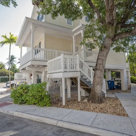 Craig & Cindy Key West Poolside Coral Hammock Royal Palm House 2 bdrm 2.5 bath