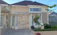 Full House at Villa Family Depan Jatimpark 3 Batu by SC - รีสอร์ท