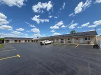 Perth Plaza Inn & Suites - Motels