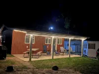 Cozy cottage in awesome Greenville with WiFi, AC
