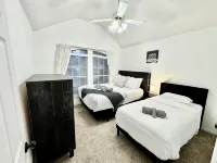 Keller Charm-Near Bear Creek Park & Stadiums,Pool - Boutique