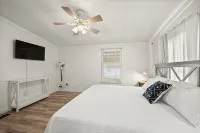Welcoming 3-bedroom mobile home with AC in Oscar - 3-Star