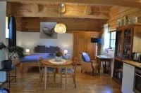 Odenwald Getaway: Quiet Vacation Rental in a Wooden House on the Edge of the Forest - Homestays
