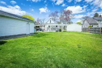 Charming 3-bedroom house in wonderful Muskegon with WiFi, AC - Wifi