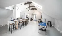 The Pleasant Mansion 9Br Uptown-Downtown by Lux Life - مطابخ