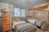 Henry's Lake Eagle Lodge+WIFI+ 20 m to Yellowstone - Chalets