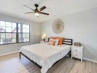 Charming 3-bedroom 3-bathroom house with WiFi, AC in fantastic Buchanan Dam Hotels in Buchanan Dam