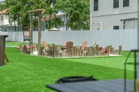 Family Oasis • Near Mia & Dolphin Mall / Pool, BBQ - 홈스테이