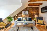 Wonderful Loft in Historic DT