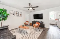 Charming Modern Home with Koi Pond & Spacious Backyard – Sleeps 6 - 3-Star