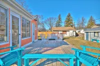 Scott McGillvary's Beachside Abode across from Stunning Bay Beach. New HOT TUB!