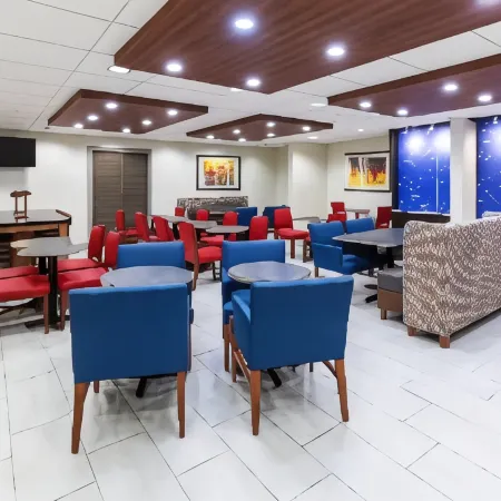 Holiday Inn Express & Suites Sulphur (Lake Charles) by IHG