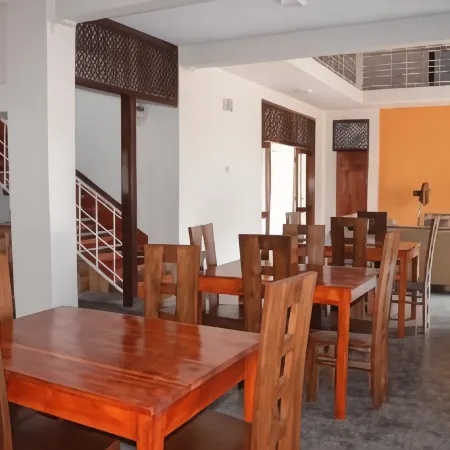 Dayanithi Guest House