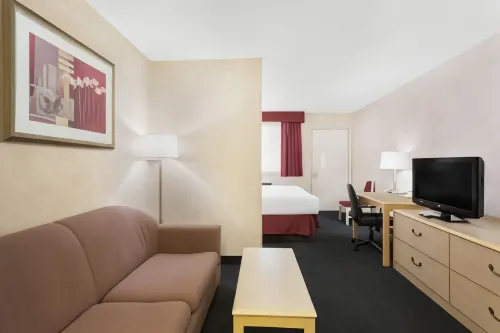 Days Inn by Wyndham Bullhead City - WiFi
