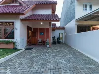 Belgareti Modern Ethnic House Cipanas Puncak Hotele w: Pacet