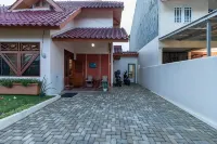 Belgareti Modern Ethnic House Cipanas Puncak