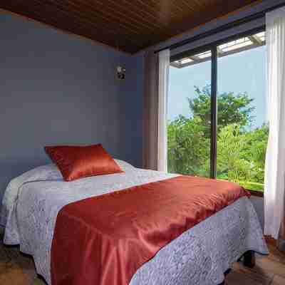 Charming 2-bedroom villa surrounded by nature in phenomenal Monteverde with WiFi Rooms