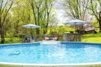 Lakefront, Swim, Fish, Kayak, fire pit, star gazing, pet friendly. All on site! - Swimmingpools