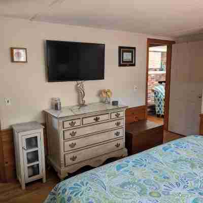 New updates. Walk to Beach Cottage 10 min. South Village Beach Rooms