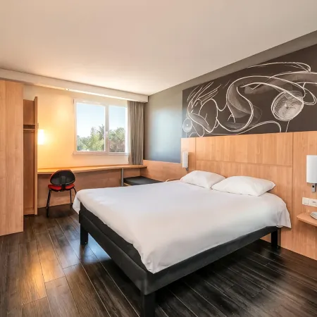 Ibis Issoire