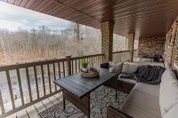 Lake Views & Access + Pool, Indoor/Outdoor Living, Family &  Pet Friendly - 3-Star