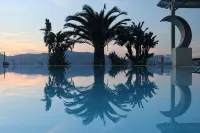 Thalassa Hotel - Pools