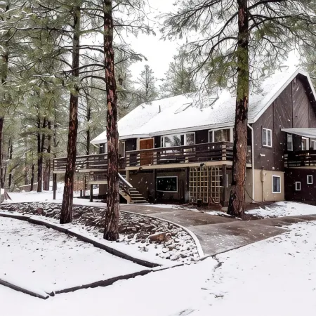 Cozy 5 Br 4BA Cabin Pool Table Game Rm 2.5 Acs BBQ Dogs on Way to Grand Canyon