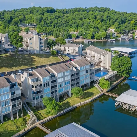 Lakeside Retreat at Beautiful Lake of the Ozarks