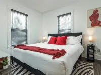 3 miles to B Ball, 5 min walk to Downtown! Stocked Kitchen, AC, WiFi, W/D โรงแรมในโอเนออนตา
