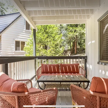 Arrowhead cabin sleeps 12 fast wifi newly remodeled